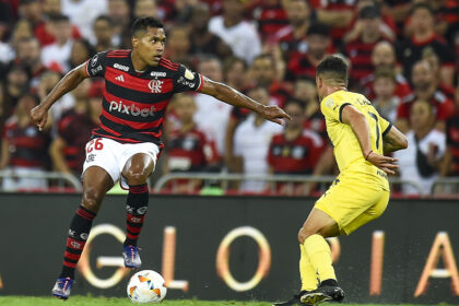 Alex Sandro Flamengo Peñarol Maracanã Libertadores