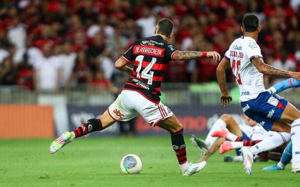 De ‘vetado’ a herói: Tite revela bastidores sobre utilização de Arrascaeta em jogo do Flamengo contra o Bahia