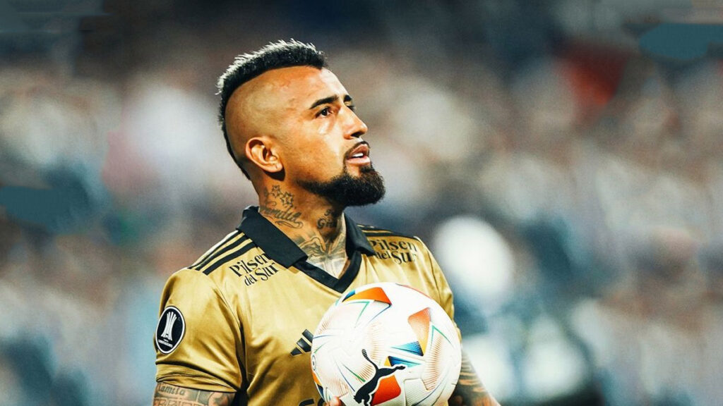 Vidal foi campeão da Libertadores e Copa do Brasil pelo Flamengo