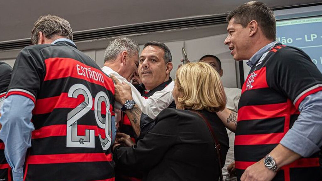 Flamengo em leilão do terreno