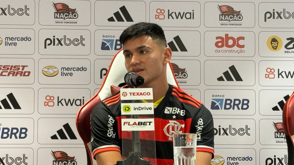 Alcaraz vê Flamengo como vitrine para voltar à Seleção da Argentina, mas garante: “Minha cabeça está aqui”