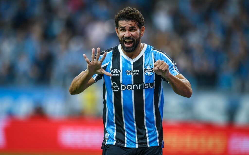 Jogador do Grêmio faz profecia e ganha aposta após marcar gol em jogo contra o Flamengo