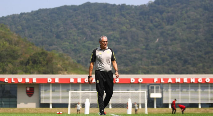 Tite tem 1 dúvida no time titular do Flamengo para jogo contra o Peñarol, pela Libertadores 