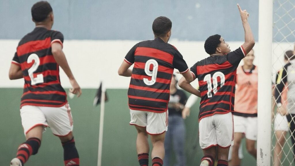 Bom sinal? Flamengo consegue duas vitórias sobre o Vasco na base