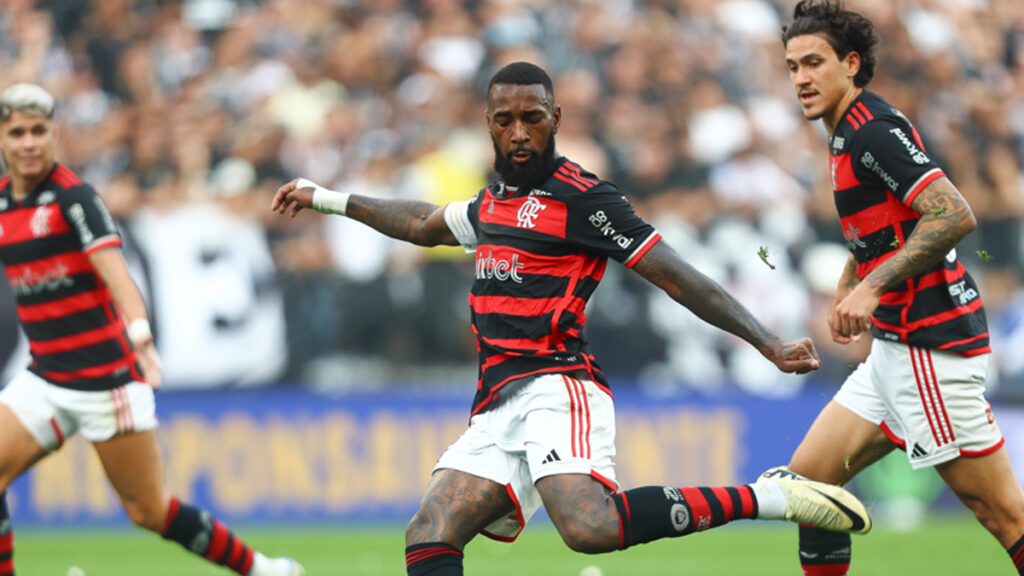 Prestes a se apresentar à Seleção, Gerson chega a 35 jogos seguidos pelo Flamengo