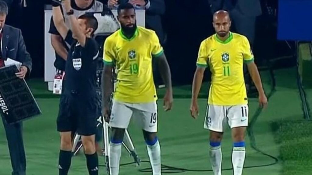 Brasil perde para o Paraguai e cai para 5º nas Eliminatórias; Gerson joga 18 minutos