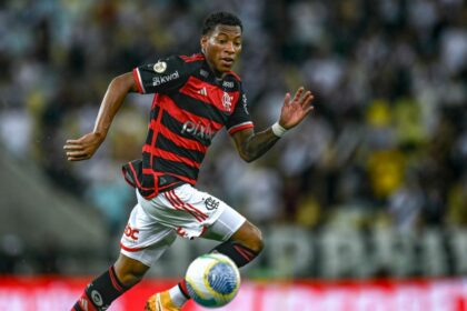 Gonzalo Plata em estreia pelo Flamengo