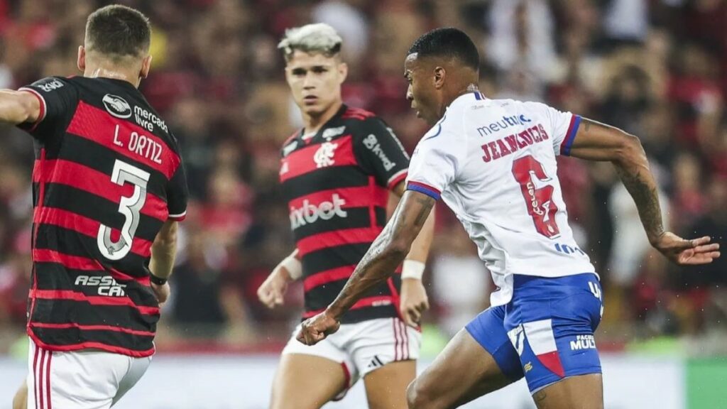 “A 10 é dele”: torcedores se empolgam com atuação de Léo Ortiz em jogo do Flamengo contra o Bahia