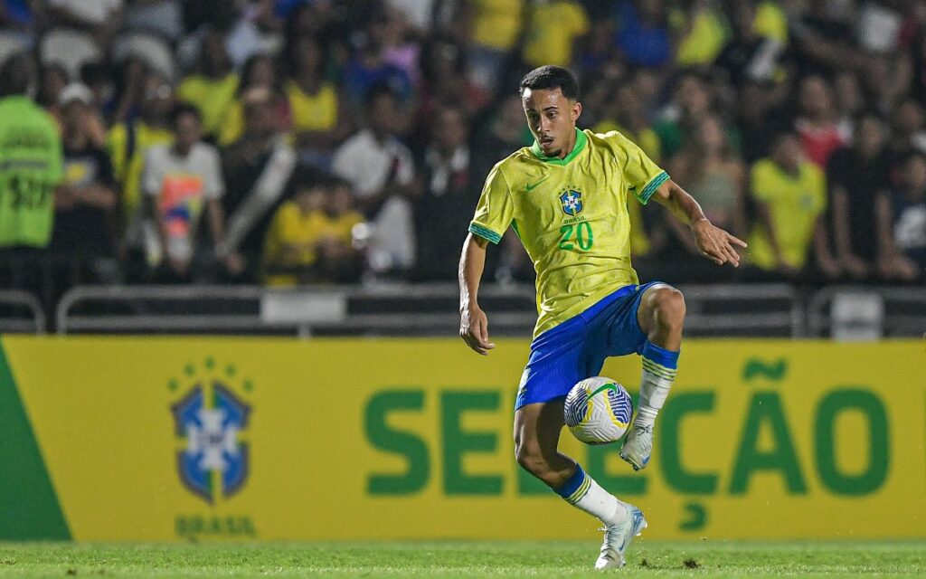 Com quatro jogadores do Flamengo, Brasil Sub-20 vence México com gol no fim em amistoso