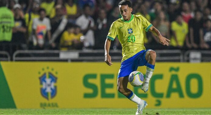Com quatro jogadores do Flamengo, Brasil Sub-20 vence México com gol no fim em amistoso