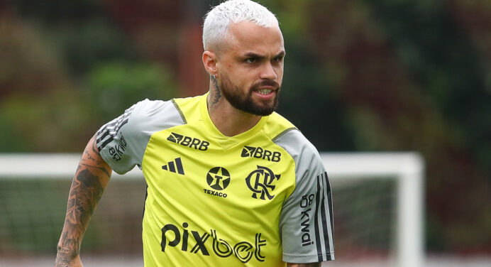 Michael pode reforçar Flamengo em próximo jogo da Copa do Brasil, contra o Corinthians