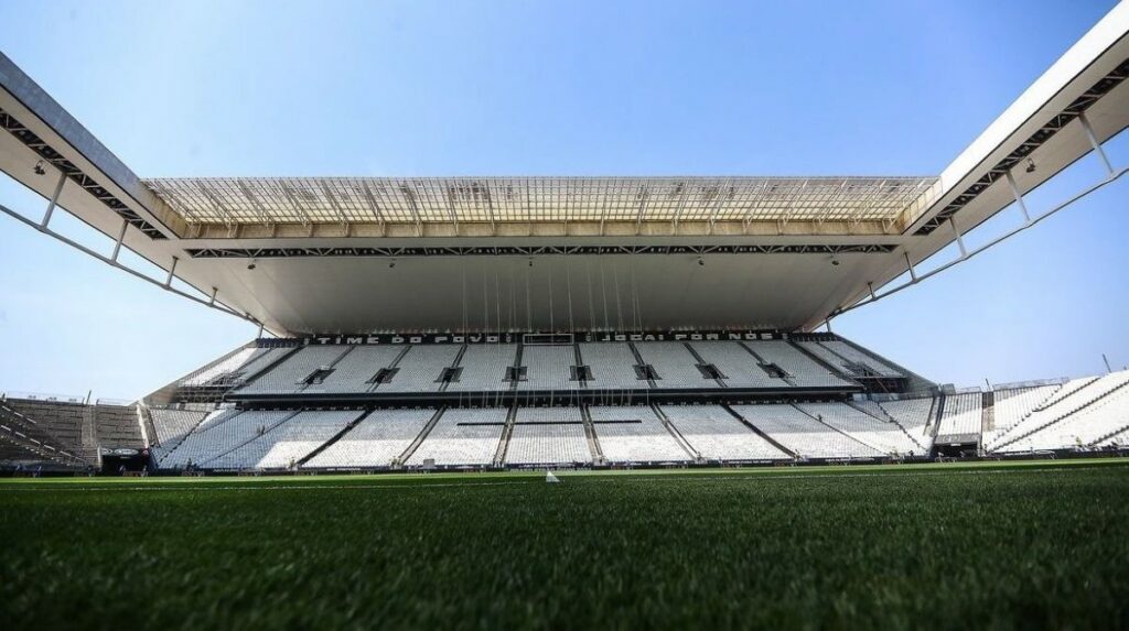 Corinthians decide recorrer ao STJD contra mudança de data em jogo com Flamengo, pela Copa do Brasil