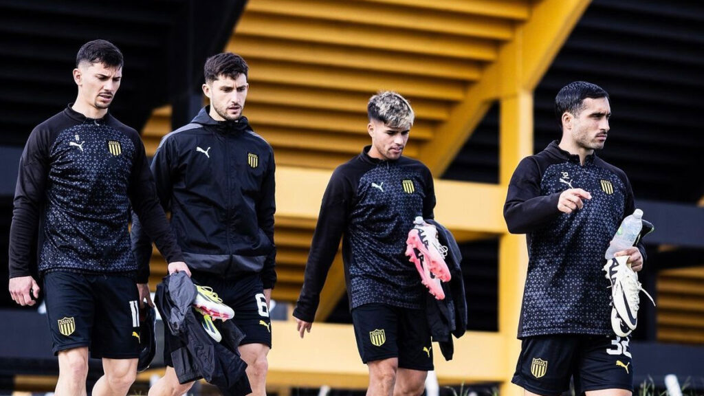 Técnico do Peñarol relata falta de ritmo do time e projeta escalação para jogo contra o Flamengo, pela Libertadores