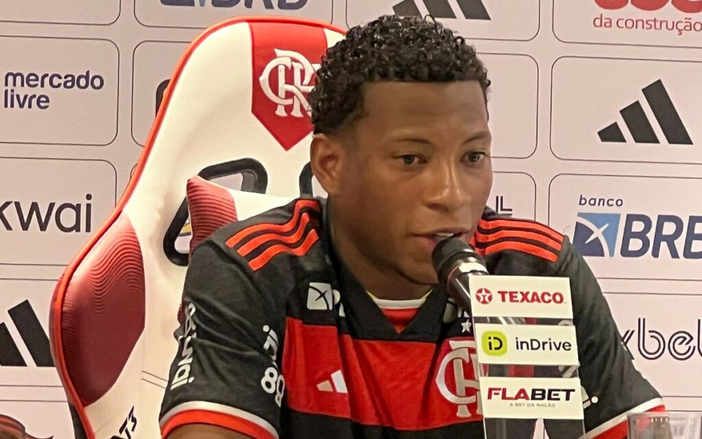 Plata revela conversa com jogador do Flamengo em chegada ao clube: “Disse que posso contar com ele”