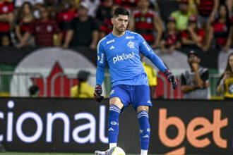 Rossi em ação pelo Flamengo no Maracanã