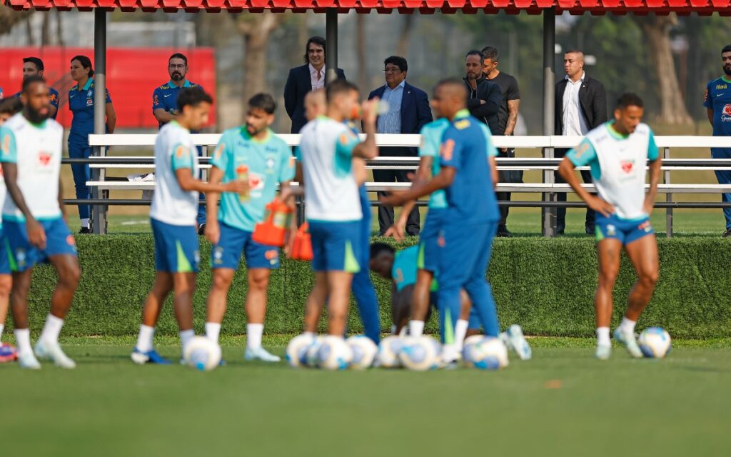 Escalação: Dorival escala Vini Jr e Paquetá entre os titulares em jogo do Brasil contra o Equador