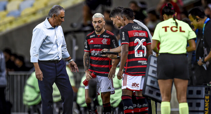 Da apatia à demissão: veja como foi o último ato de Tite como técnico do Flamengo