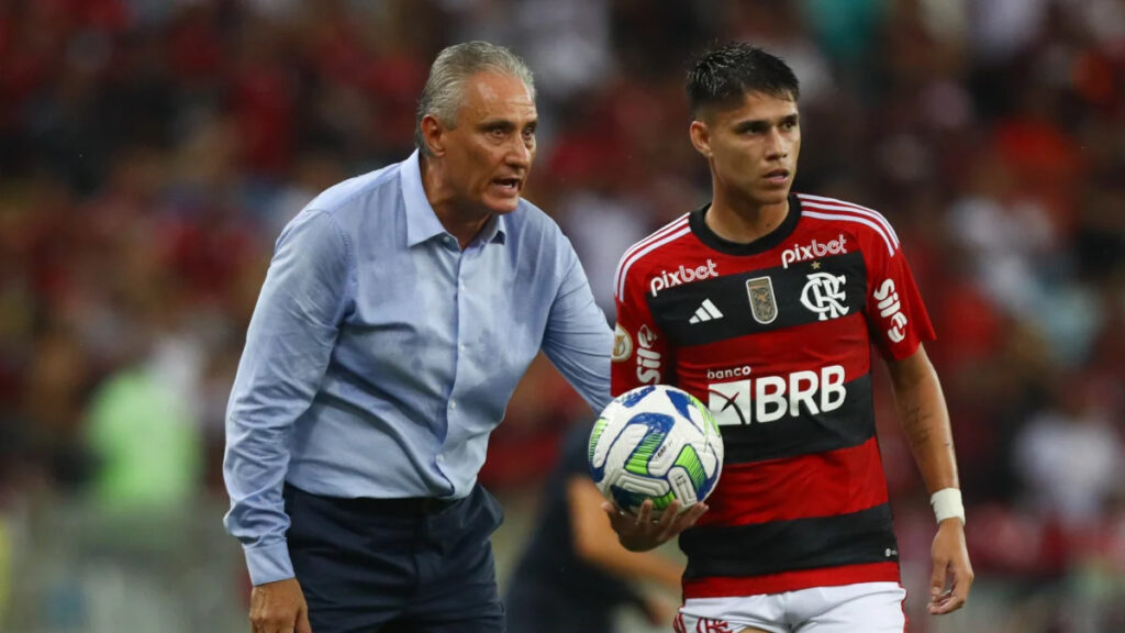 Flamengo define prazo para retorno de Luiz Araújo; veja tempo de recuperação do atacante