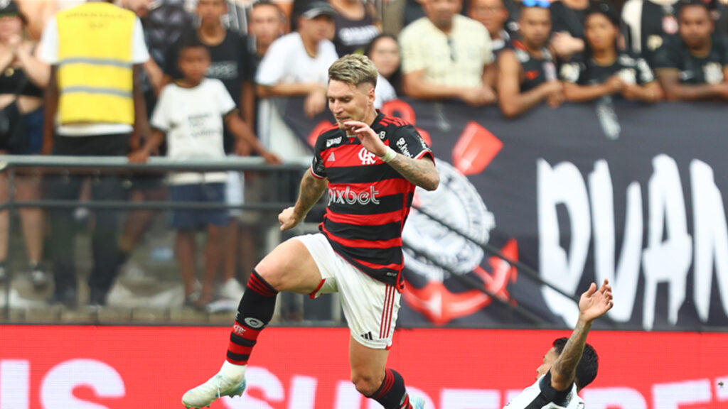 Flamengo decide relacionar 2 jogadores que eram dúvidas para jogo contra o Bahia