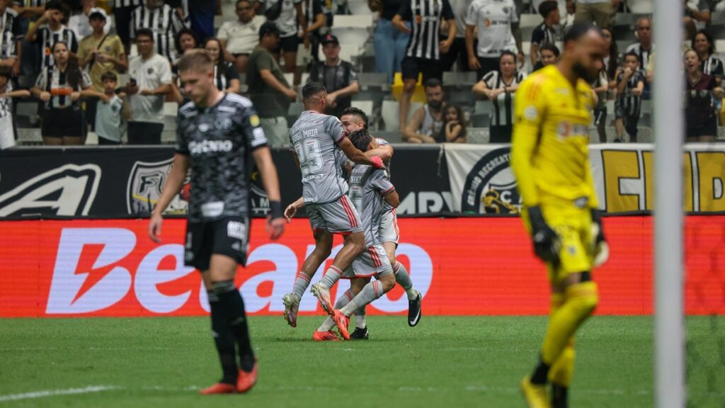 Internacional vence Atlético-MG antes de jogo com Flamengo, pelo Brasileirão