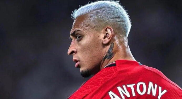Manchester United aceita negociar atacante especulado no Flamengo