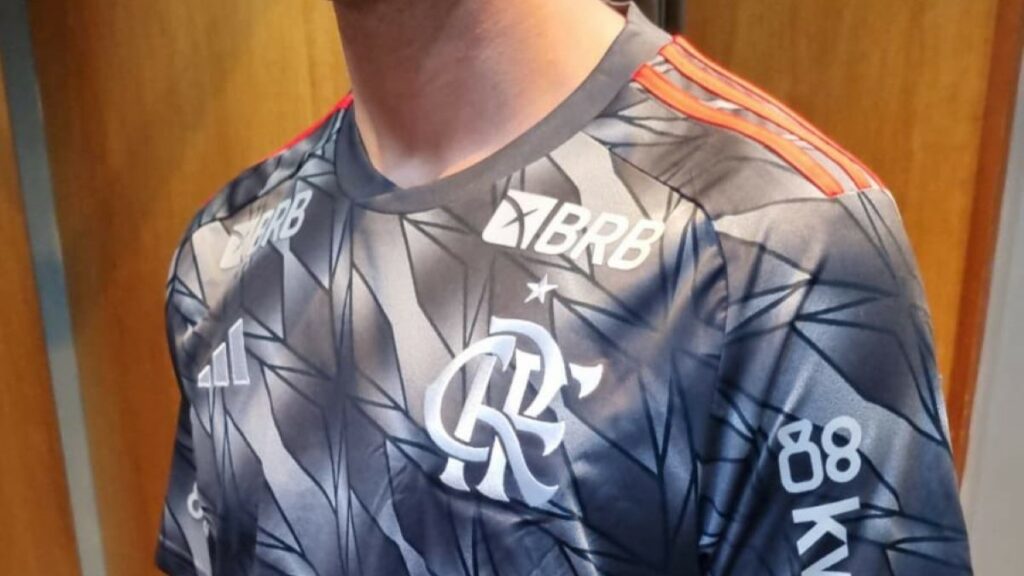 Vazam novas imagens da camisa 3 do Flamengo; veja