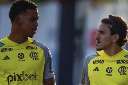 Carlinhos e Pedro em treino do Flamengo