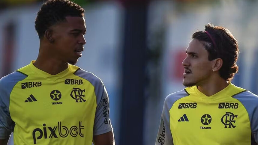 Carlinhos e Pedro em treino do Flamengo