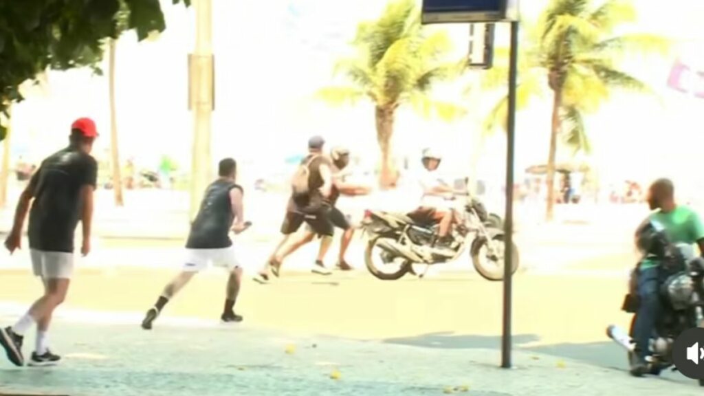 Presidente do Corinthians sofre tentativa de roubo em praia do Rio antes de jogo contra o Flamengo