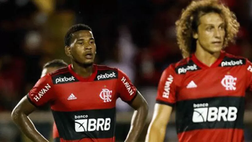 Cleiton e David Luiz pelo Flamengo