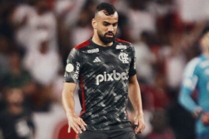 Fabrício Bruno em ação pelo Flamengo