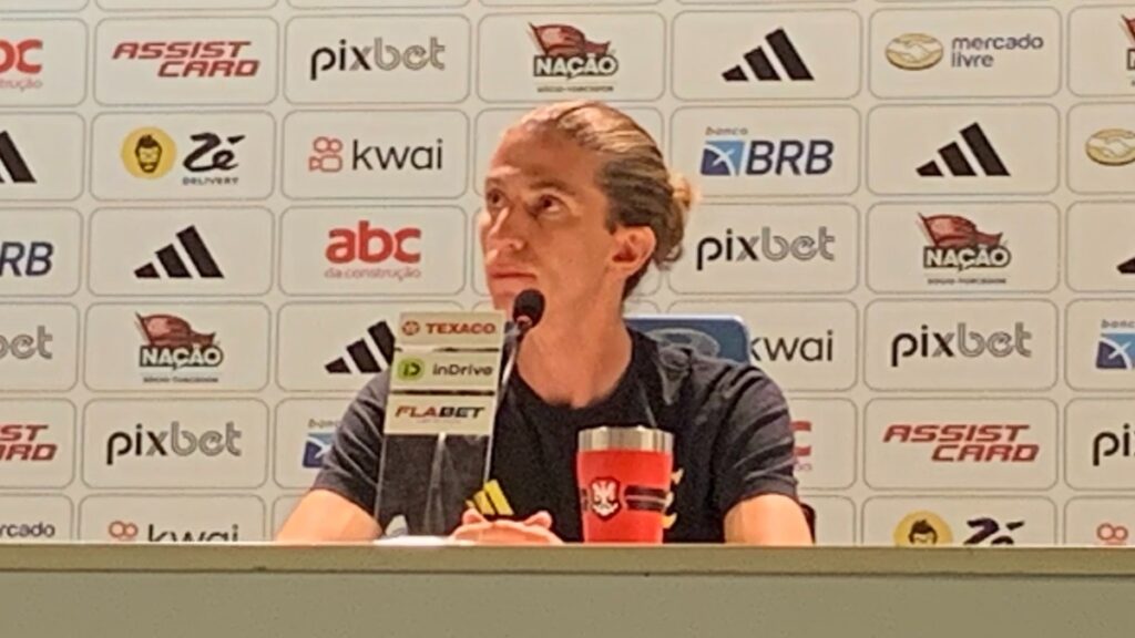 Filipe Luís rasga elogios a joia da base do Flamengo: “Tem o maior dom…”