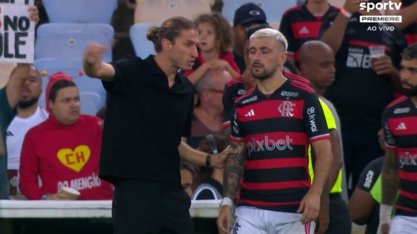 Flamengo mostra dedo de Filipe Luís em gol de Michael contra o Juventude