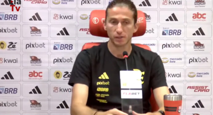 Filipe Luís minimiza gol perdido por Alcaraz em empate do Flamengo e elogia jogador: “Correu e lutou”