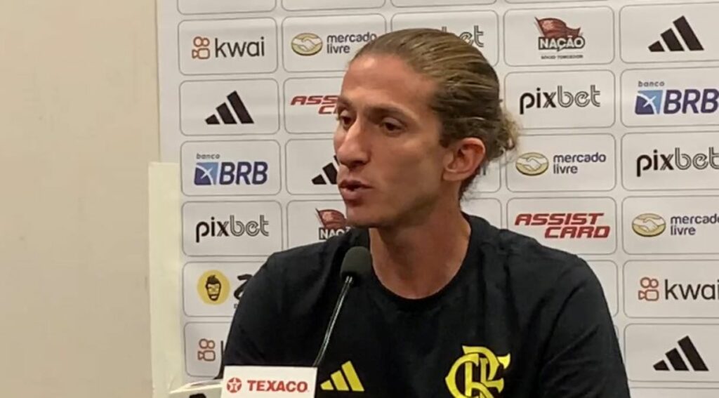 Da “pior noite” à mensagem de ex-técnico da Seleção: como Filipe Luís ‘ressurgiu’ após 1º problema no Flamengo