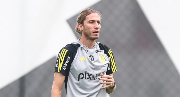 Filipe Luís começa semana com 3 dúvidas para montar escalação do Flamengo
