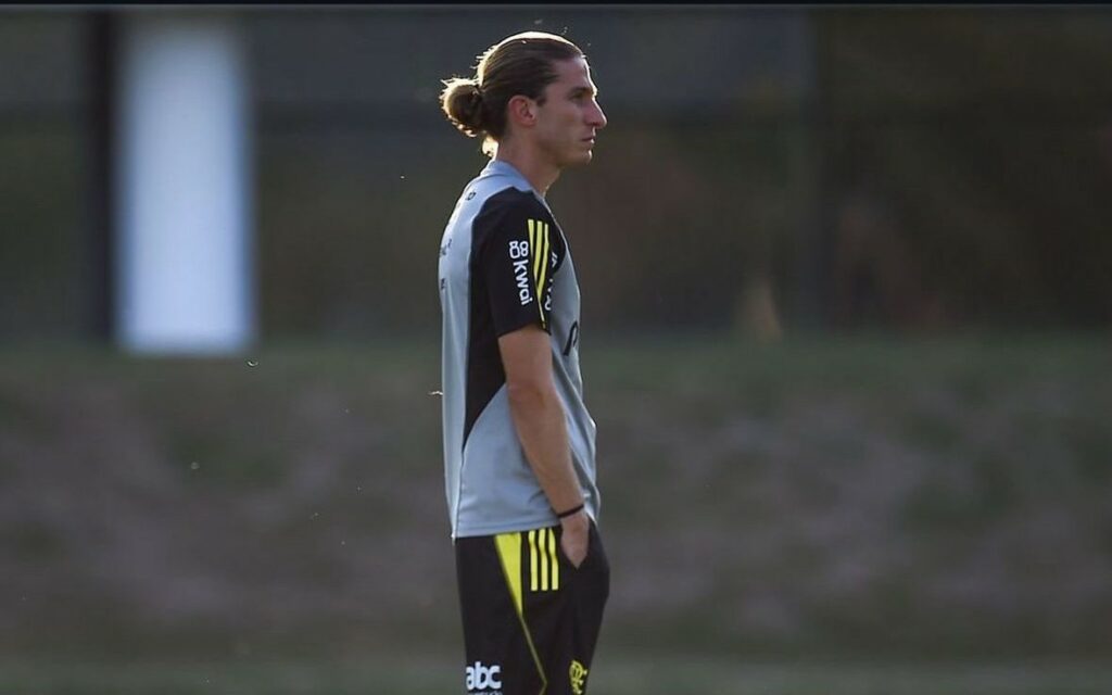 Filipe Luís estreia como técnico do Flamengo em jogo contra o Corinthians hoje