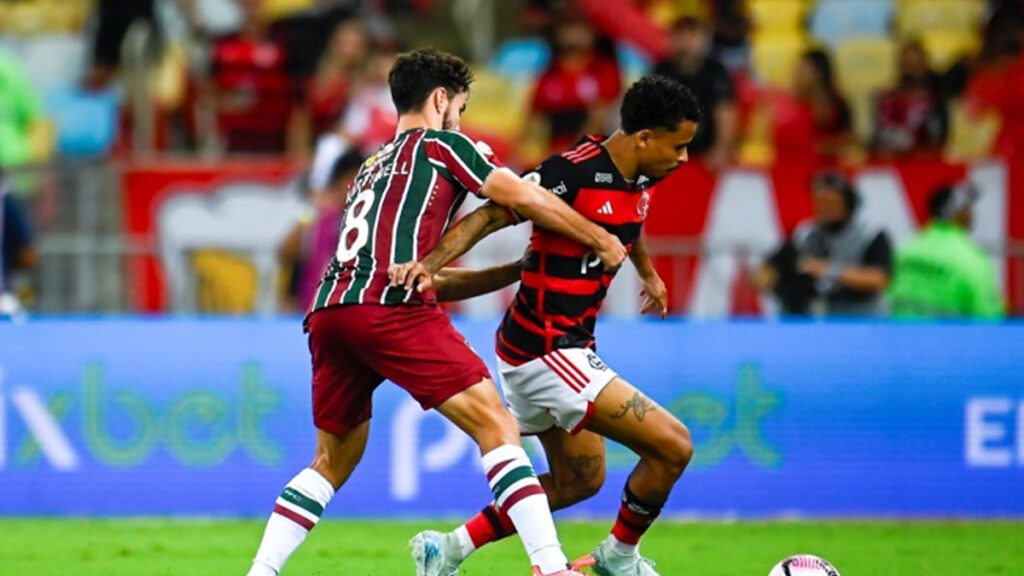 Flamengo volta a perder para o Fluminense após 8 jogos