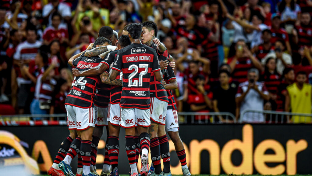 3 estados, 2 competições e 5 jogos: veja calendário do Flamengo no mês de outubro