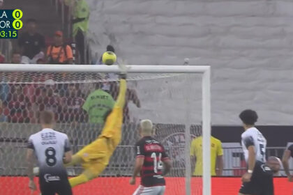 Hugo fez grandes defesas contra o Flamengo, na Copa do Brasil