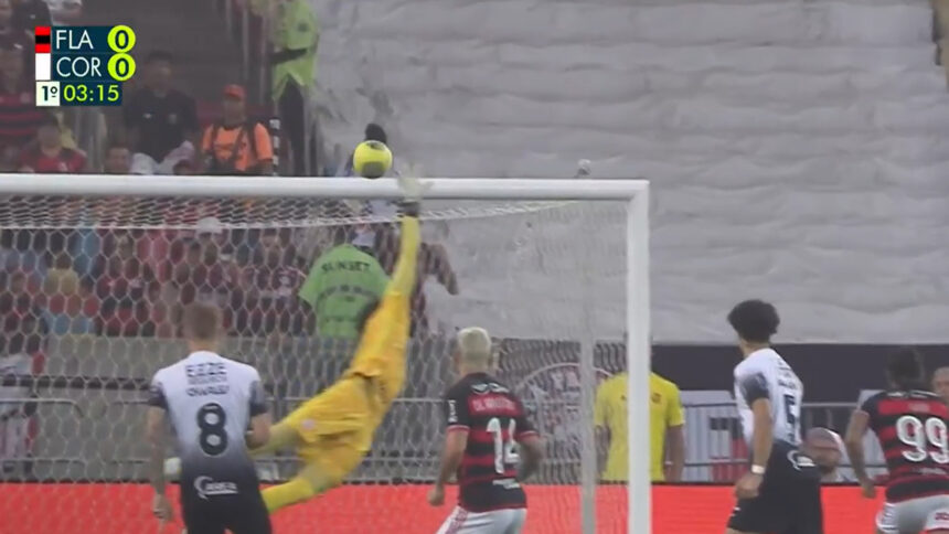 Hugo fez grandes defesas contra o Flamengo, na Copa do Brasil