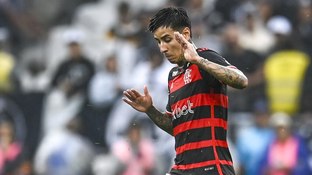 Erick Pulgar está fora do 1º jogo final da Copa do Brasil; Flamengo encara Atlético-MG