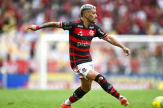 Arrascaeta em ação pelo Flamengo no Maracanã