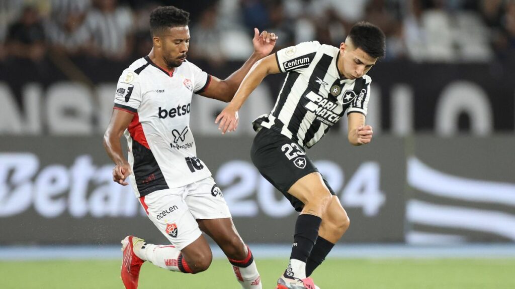 Botafogo ‘pipoca’ e Palmeiras assume a liderança do Brasileirão; Flamengo pode se aproximar nesta terça