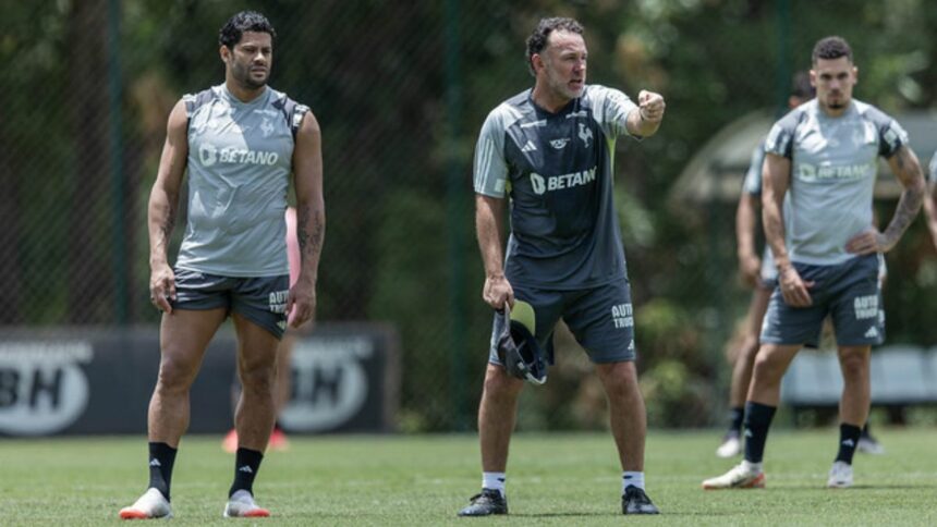 Com ‘força máxima’, Gabriel Milito indica provável time do Atlético-MG para jogo contra o Flamengo