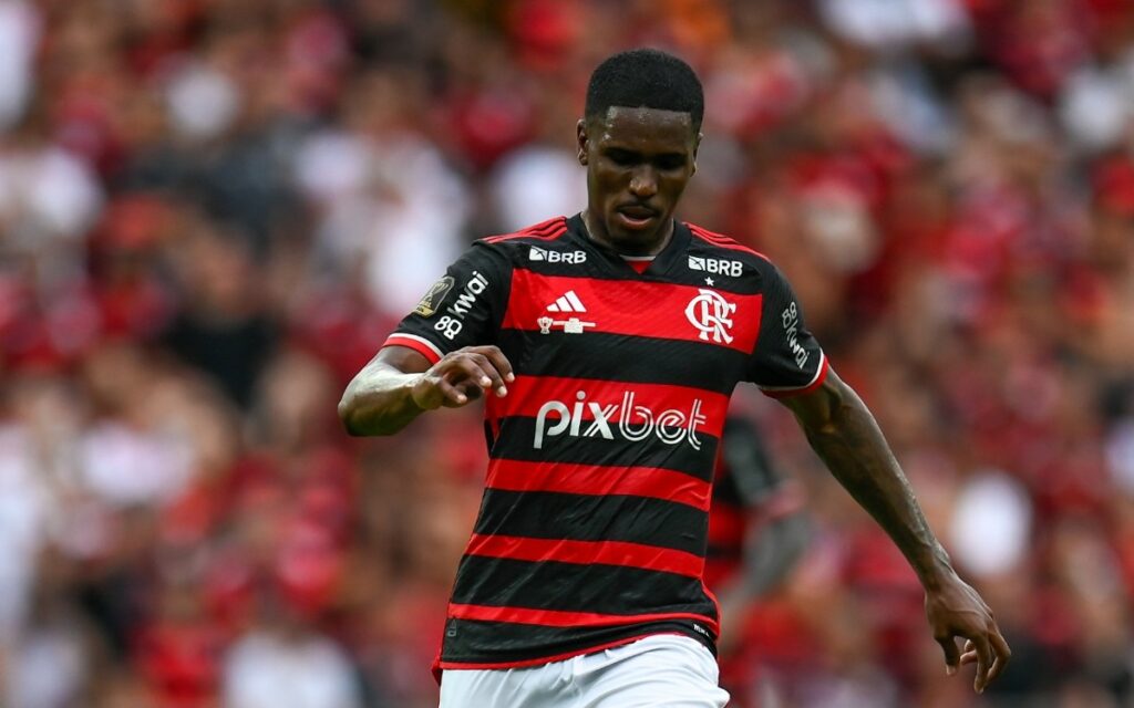 De chance em time titular a elogios de Filipe Luís: veja atuação de Evertton Araújo em jogo do Flamengo na final da Copa do Brasil