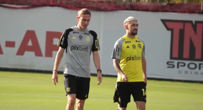 Filipe Luís define escalação do Flamengo para 1º jogo da final contra Atlético-MG em treino neste sábado
