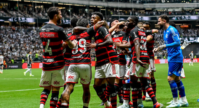 Campeão da Copa do Brasil, invicto e fora do G-4 do Brasileirão: Flamengo encerra novembro com 77,7% de aproveitamento