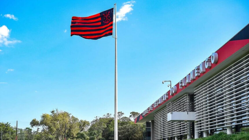 Flamengo projeta manutenção do elenco e idas pontuais ao mercado em 2025; entenda