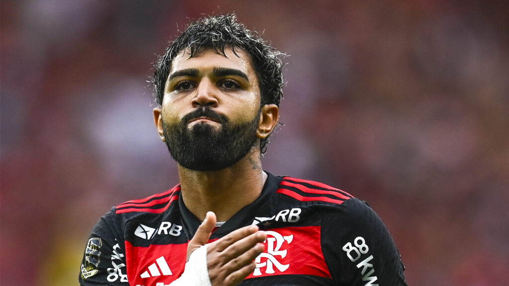 Gabigol comemora gol pelo Flamengo, no Maracanã